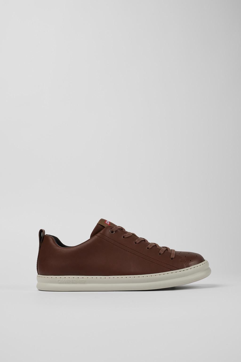 캠퍼 브라운 레더 베이직 스니커즈 남성 Runner K100226-140 BROWN - 메인 이미지