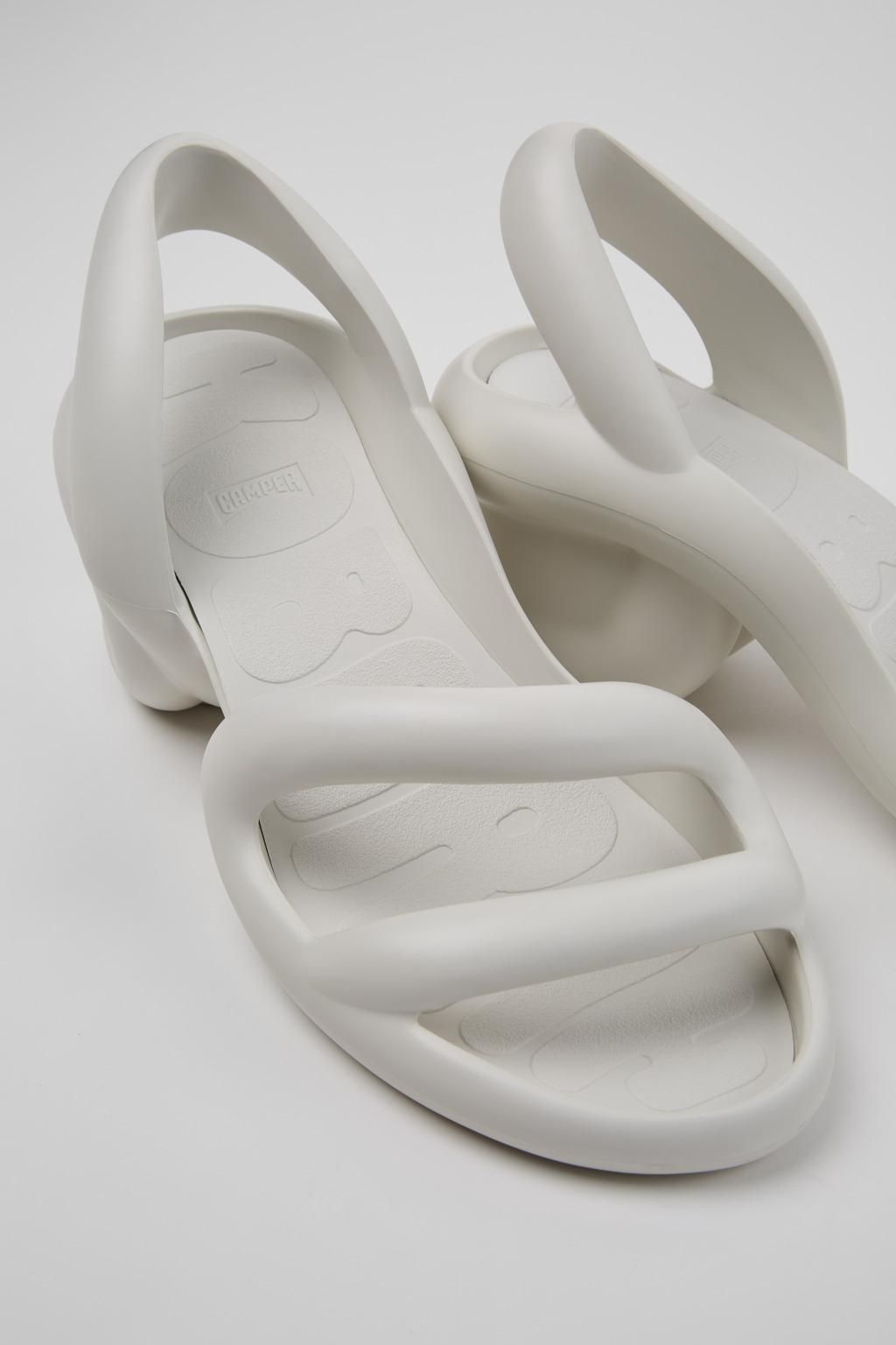 캠퍼 화이트 스트랩 샌들 Kobarah K100839-028 WHITE - 상세 이미지 2