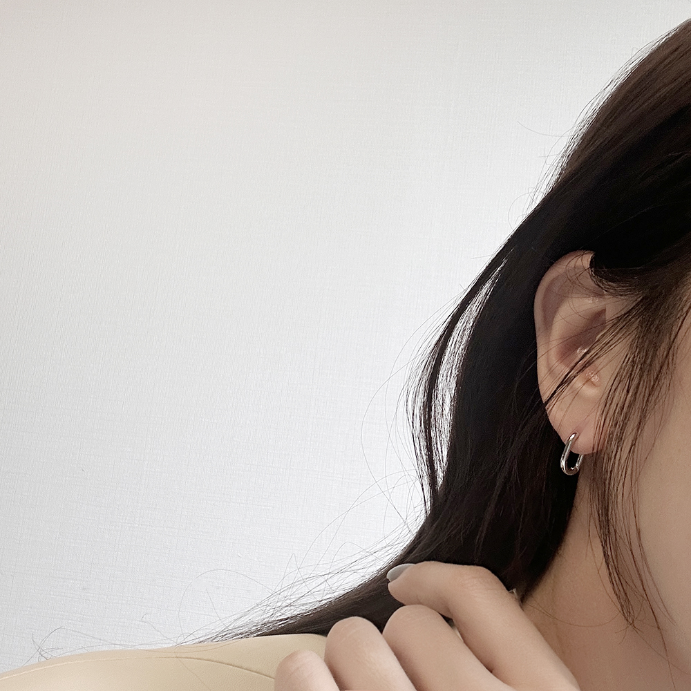 미니 데일리 클립 원터치 링 귀걸이 2컬러 티타늄 데일리룩 오피스룩 - 상품 이미지