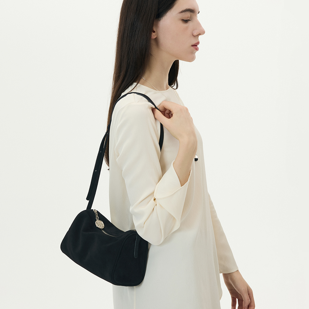 [앤오즈] 피디 미디엄 스웨이드 레더 보스턴 숄더백 2컬러