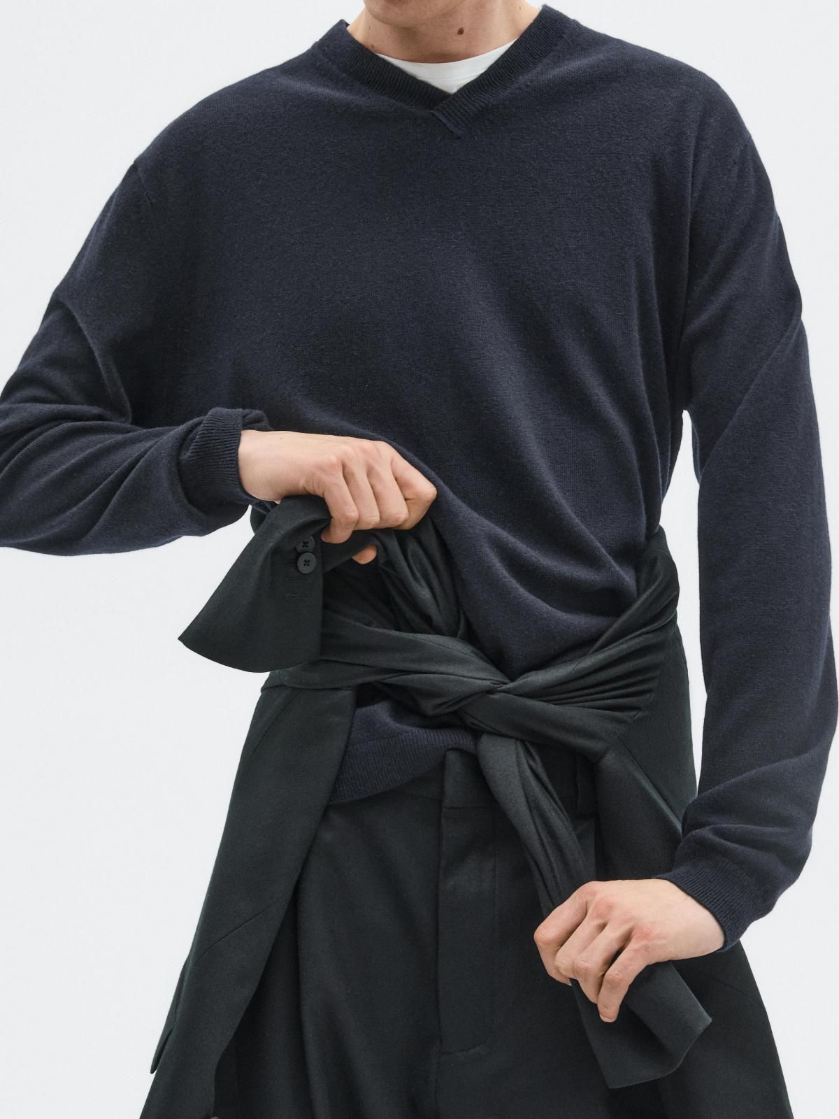 마시모두띠 한정판 울 캐시미어 브이넥 니트 스웨터 0955/880 NAVY BLUE - 상세 이미지 5