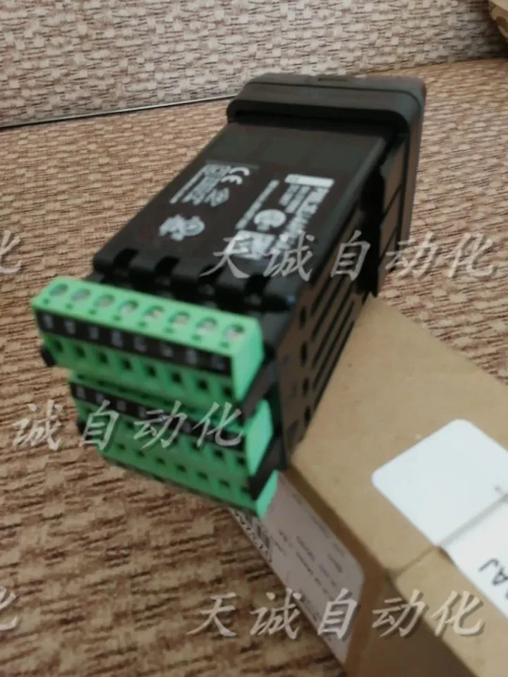 포장 오리지널 Watlow EZ-ZONE PM6L2EJ-AAFAAAJ 고온 경보 온도 컨트롤러