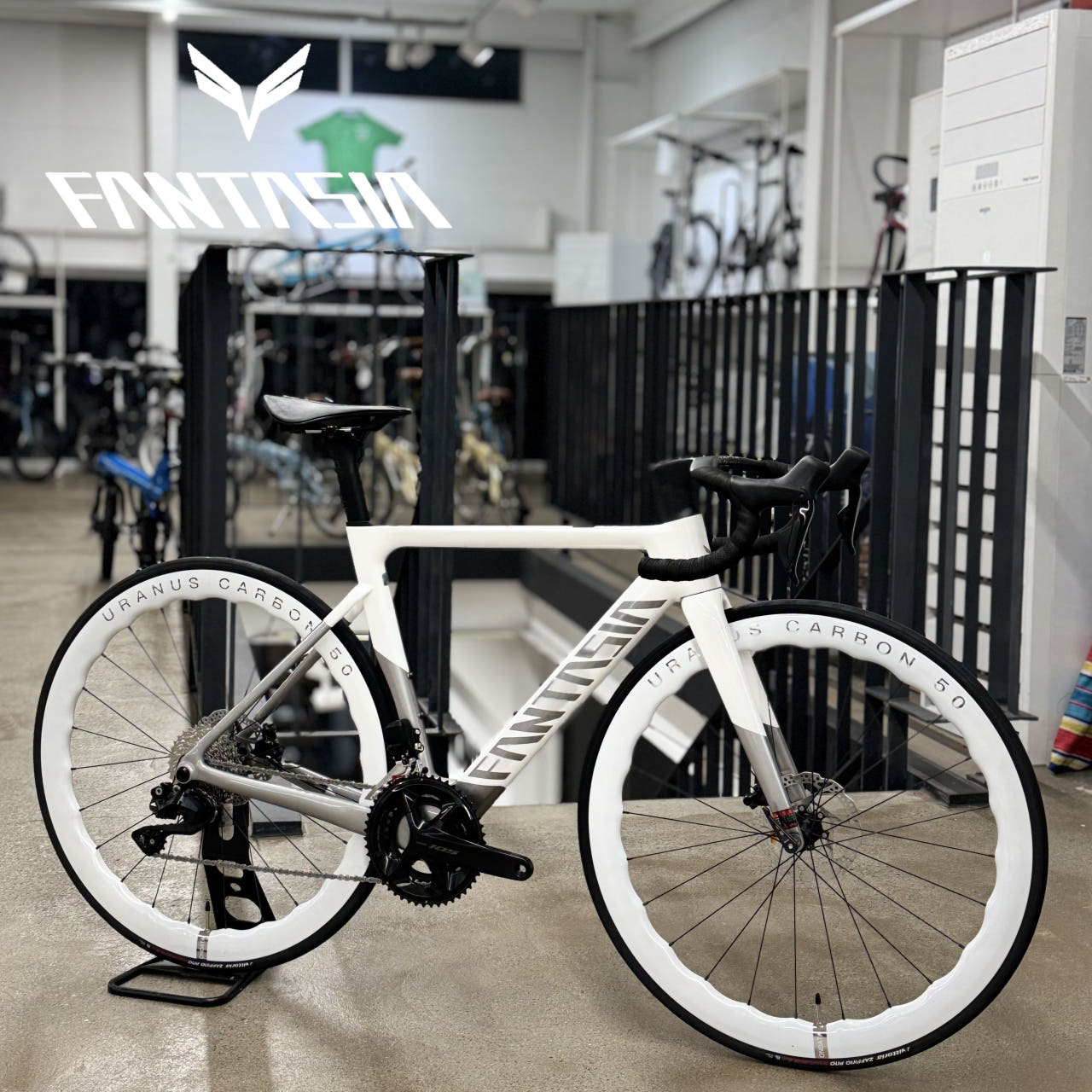 105 Di2 엘파마 판타시아 레이다 6 카본 로드자전거 단독 화이트 LTD 에디션 7.9kg 부산 경남 판타시아매장 - 상세 이미지 3