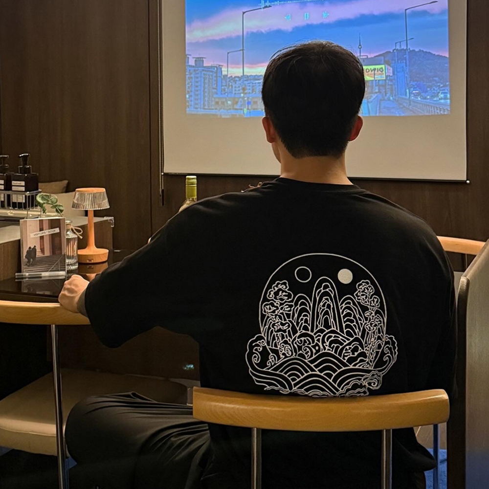 일월오봉도 오버핏 반팔 티 전통 티셔츠 외국인 친구 한국 적인 선물 굿즈 동양화 오봉도 - 상품 이미지