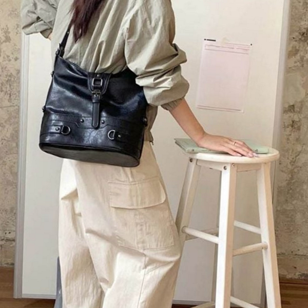클래식 여성 숄더백 데일리 인조 가죽 숄더백 빅사이즈 - 메인 이미지