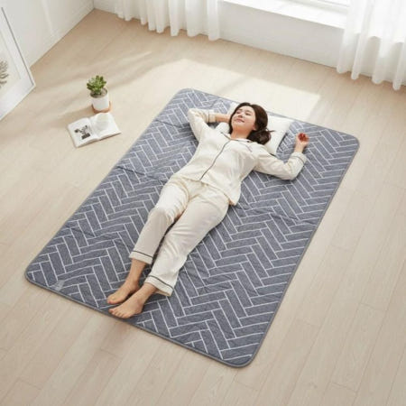 울언니협력사 라운샵 (국내생산)한일세상 전기요 대형 135x180 헤링본그레이 전기장판 절전형 전자파차단 과열방지기능 온열 전기요매트 구들장전기매트 거실용전기장판 온열방석 캠핑전기장판