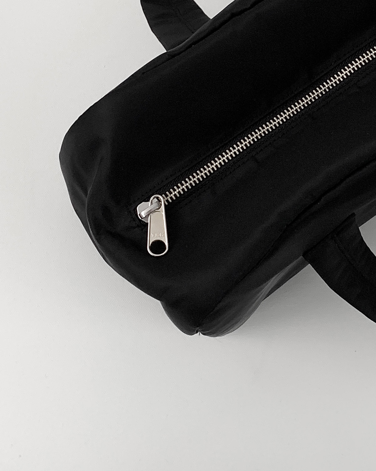 [당일발송] 나일론 보스턴백 가벼운 스퀘어 토트백 보부상백 웨어링무드 (블랙)