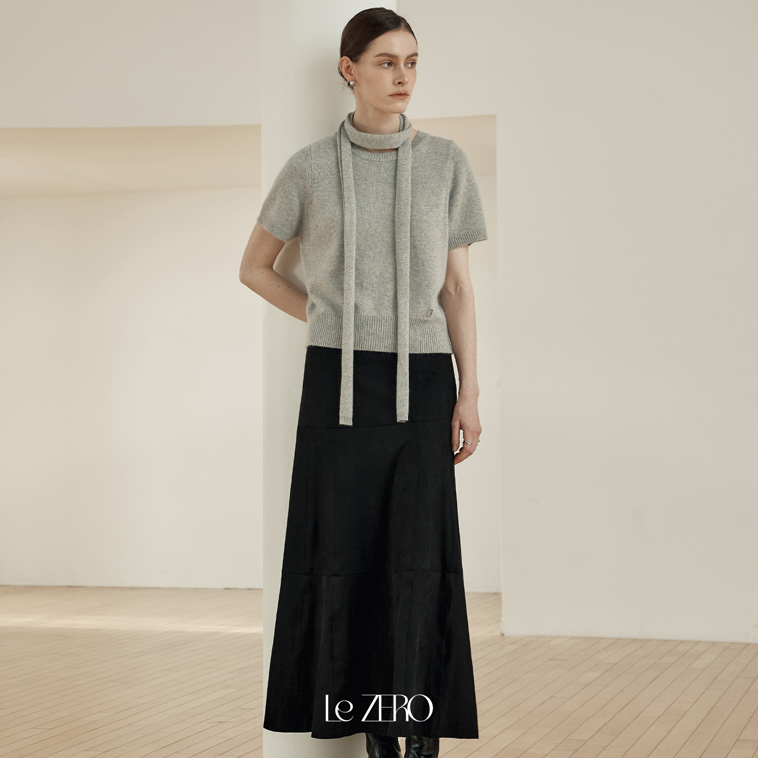 [제로스트릿] 르제로 스웨이드 플레어 스커트 LeZERO SUEDE FLARE SKIRT / BLACK - 상세 이미지 2