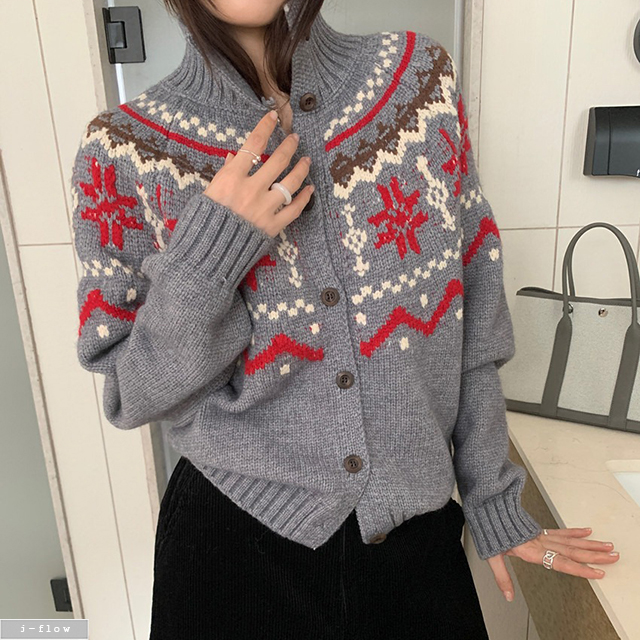뮤티드 스탠드카라 눈꽃 루즈핏 울 니트 가디건 2col 겨울 봄 하프 페어아일 제이플로우 - 상세 이미지 3