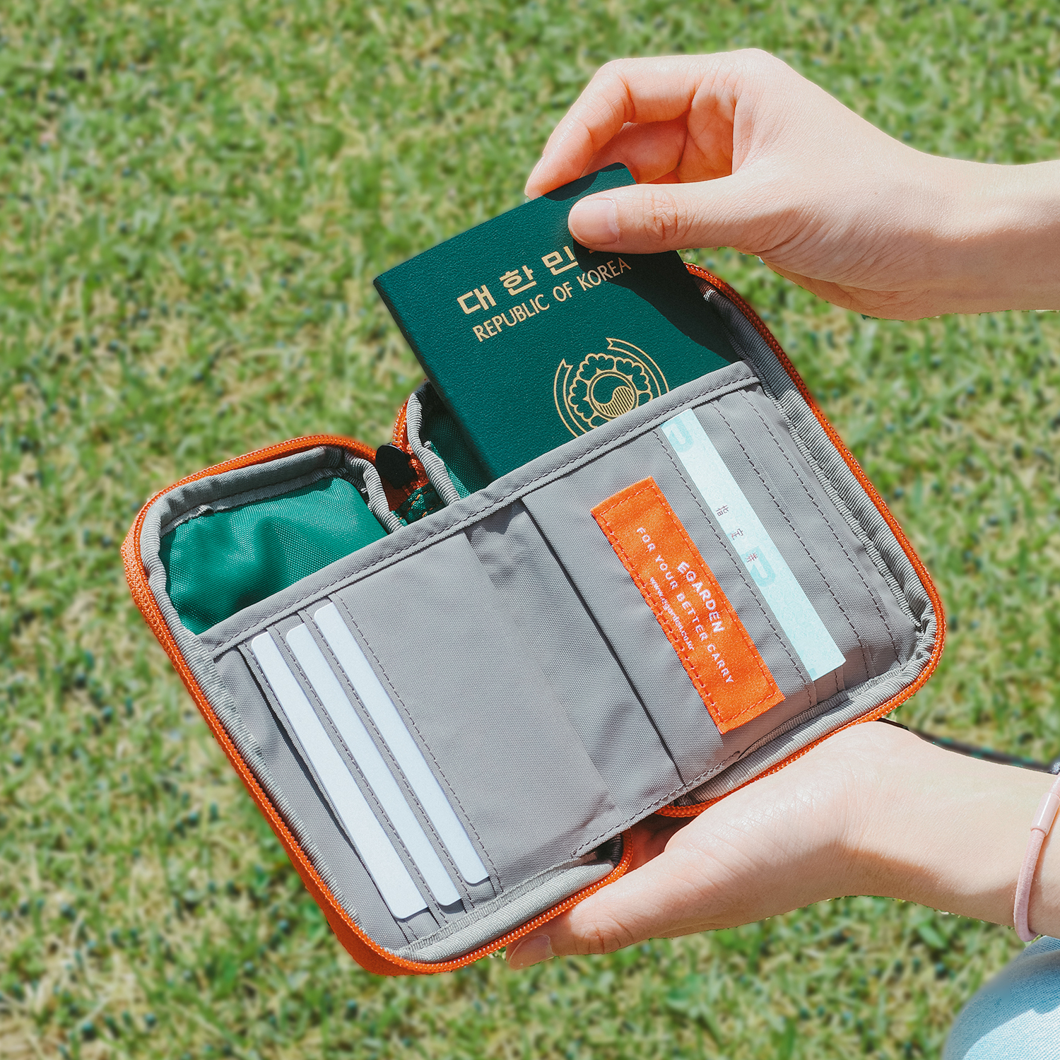 에가든 트래블러 패스포트 RFID 차단 안티스키밍 여행용 지갑 여행 여권 케이스