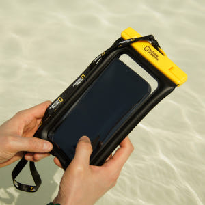 내셔널지오그래픽 4중 잠금 원터치 핸드폰 방수팩DX 암밴드 포함(사이즈U... 운동러 솔직 후기 | 실사용 리뷰 - 상품 이미지 2