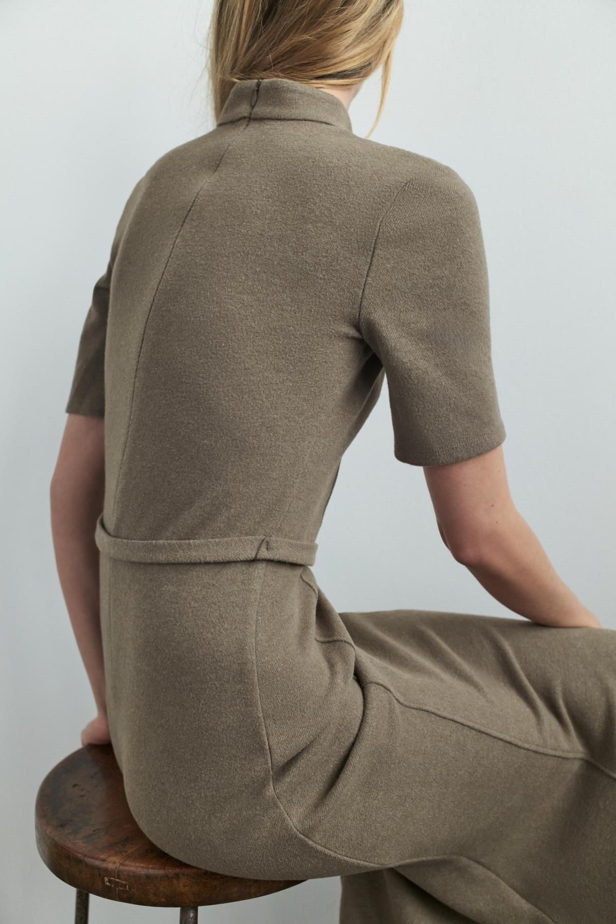 자라 소프트 미디 벨트 하이넥 원피스 0264/462 KHAKI MARL - 상세 이미지 4