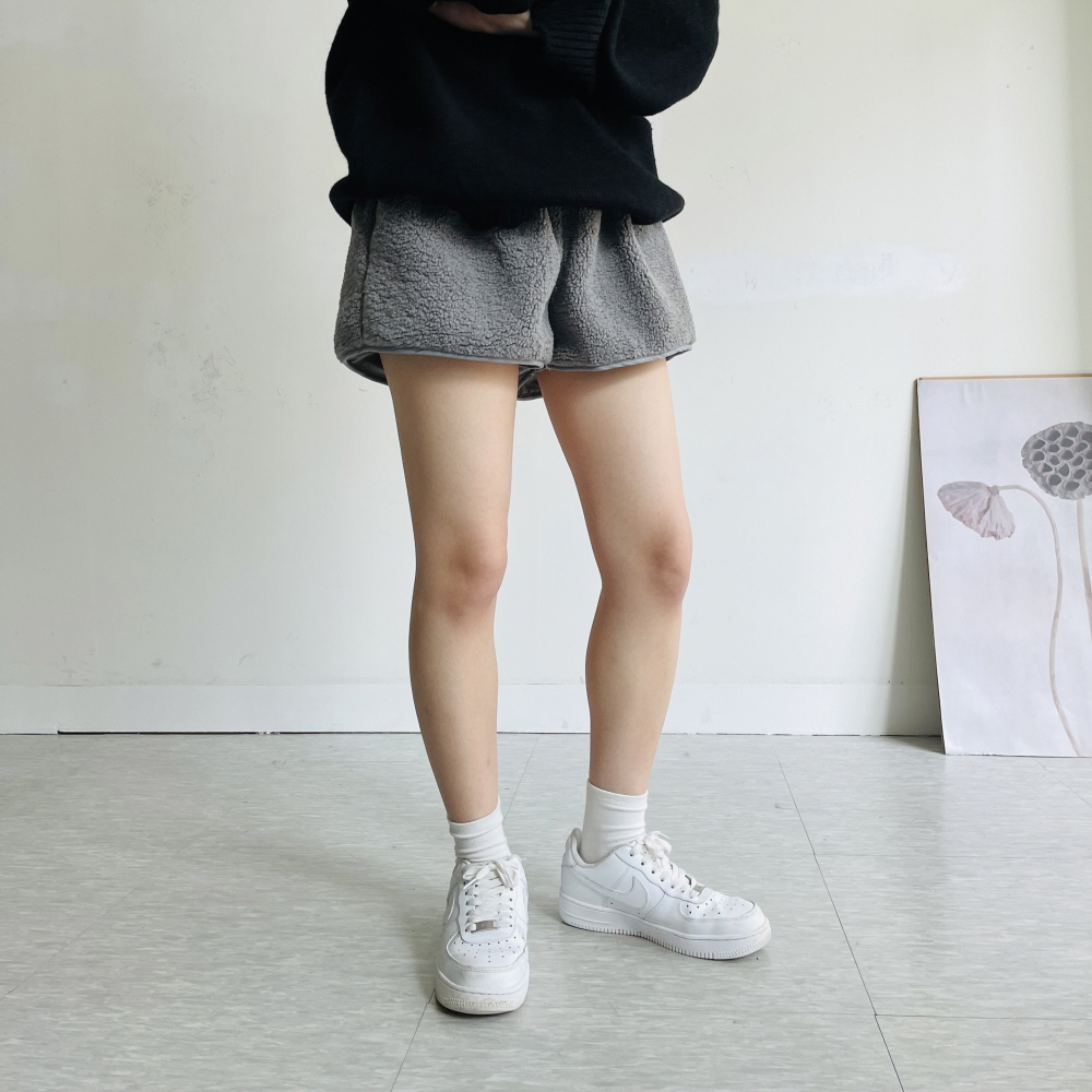 겨울반바지 뽀글이반바지 양털 부클 밴딩 숏 팬츠 - 상세 이미지 3