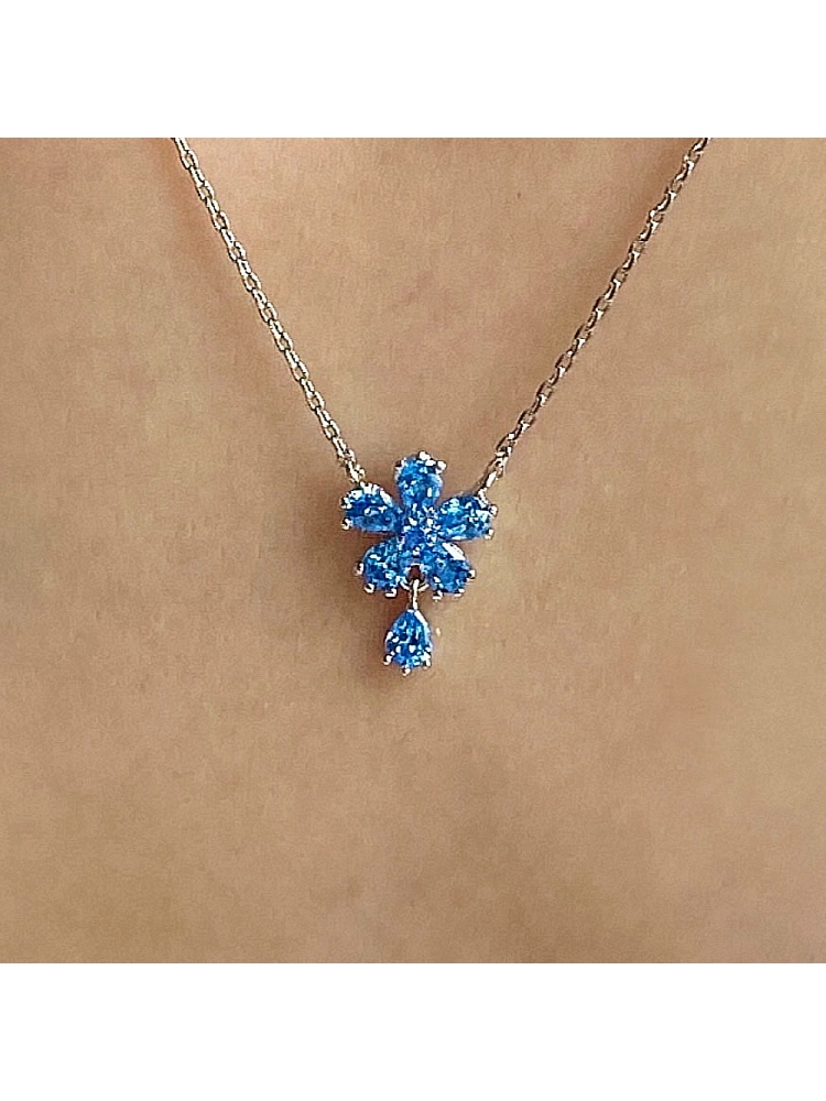 [Color Cubic] 모노그래프 칼리아 여성 주얼리 큐빅 펜던트 꽃 핑크 블루 데일리 목걸이 Blue - 상품 이미지