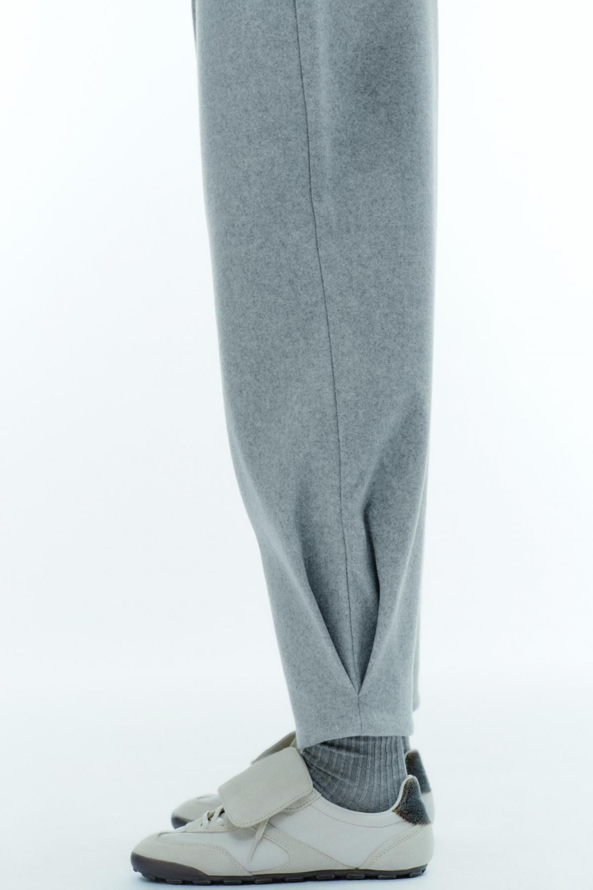 자라 볼륨 소프트 와이드핏 플리츠 팬츠 1255/563 LIGHT GREY - 상세 이미지 5