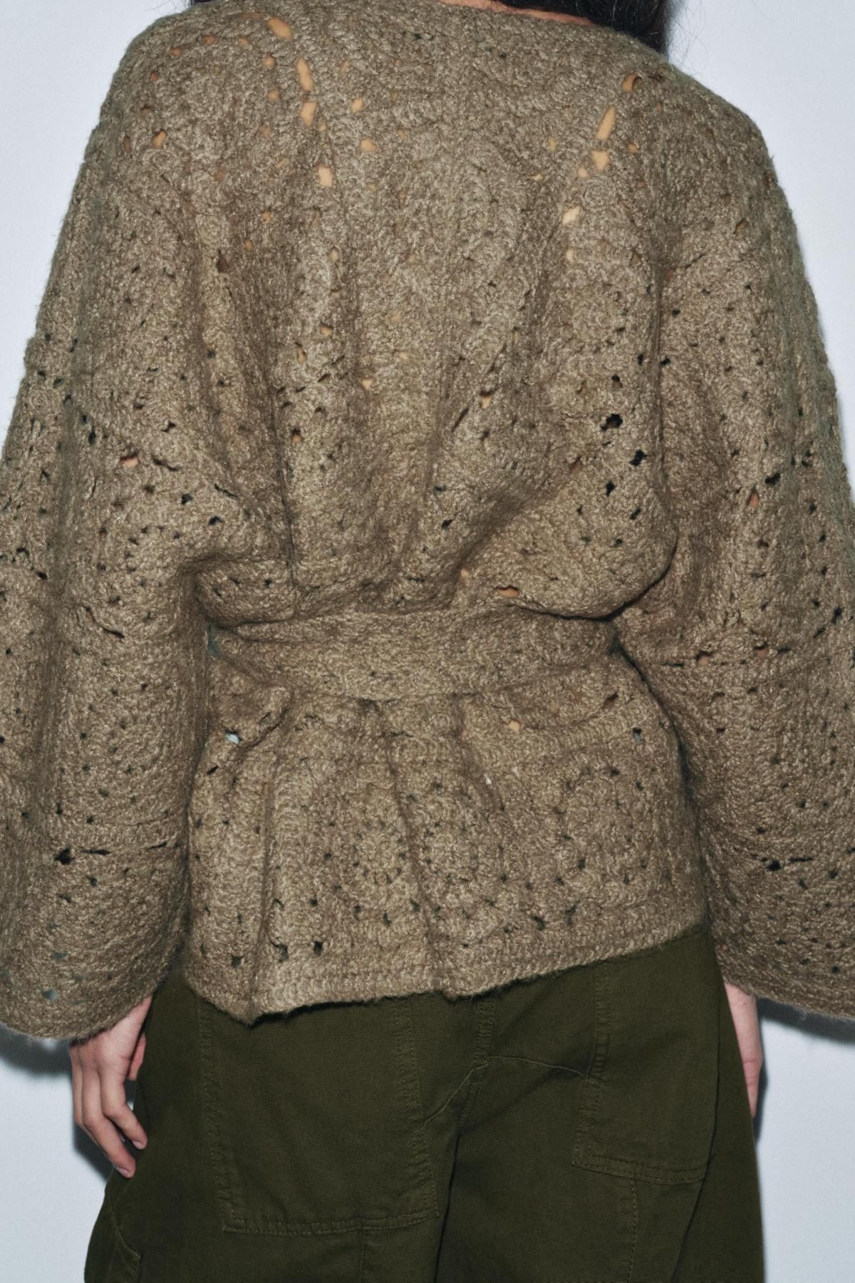 자라 레이스 오픈니트 벨티드 라운드넥 가디건 1957/107 LIGHT KHAKI - 상세 이미지 4