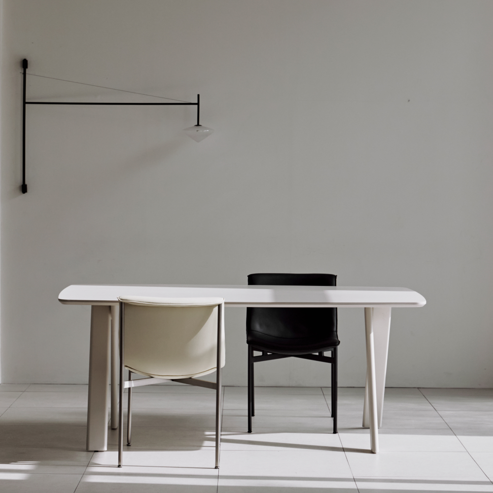 라프 아만 체어 블랙/아이보리 식탁 카페 인테리어 식탁의자