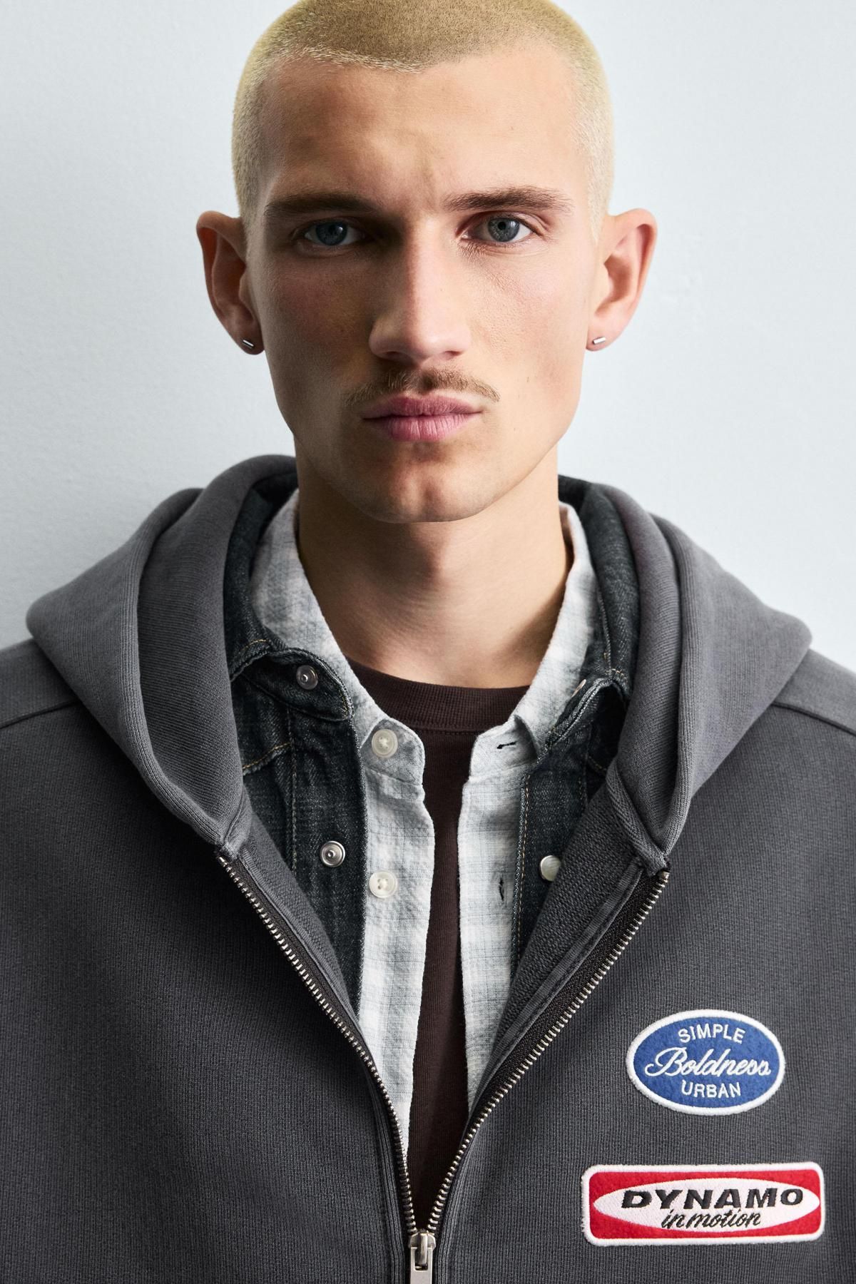 자라 워싱 스트리트 패치 후드 집업 4393/322 ANTHRACITE GREY 이미지 6