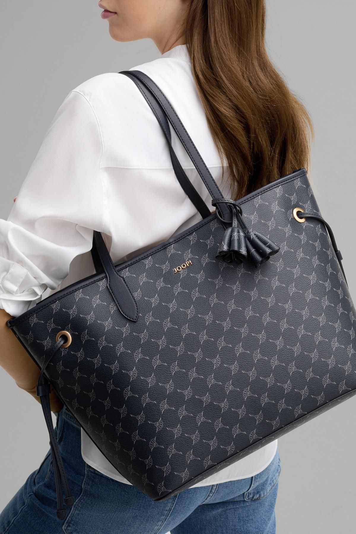윱 시그니처 네이비 쇼퍼백 코르티나 라라 580005609-4140007856-472 NAVY - 상세 이미지 2