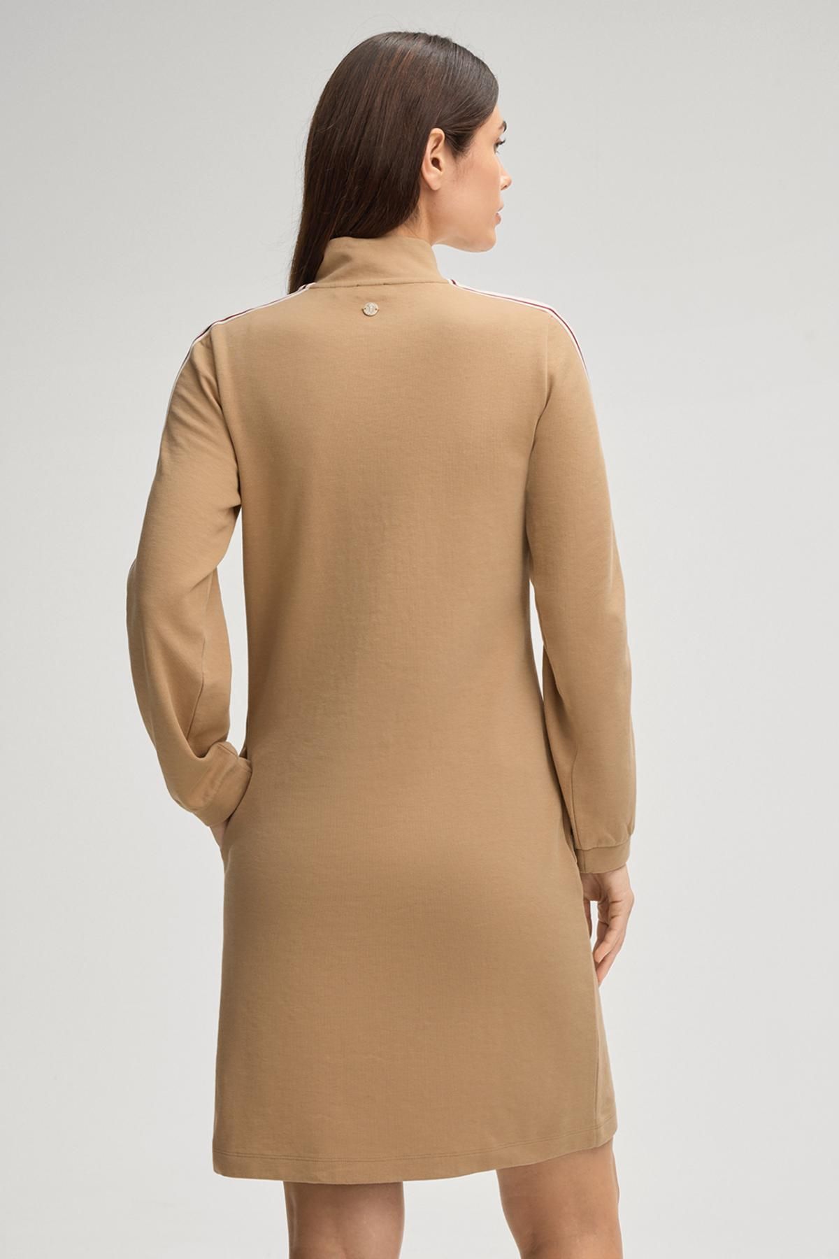 윱 카멜 하이넥 집업 미니 원피스 30048469-10007096-268 ONE COLOR - 상세 이미지 4