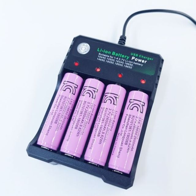 배터리 18650 리튬이온 건전지 4개 3.7V 풀세트 26650 - 메인 이미지