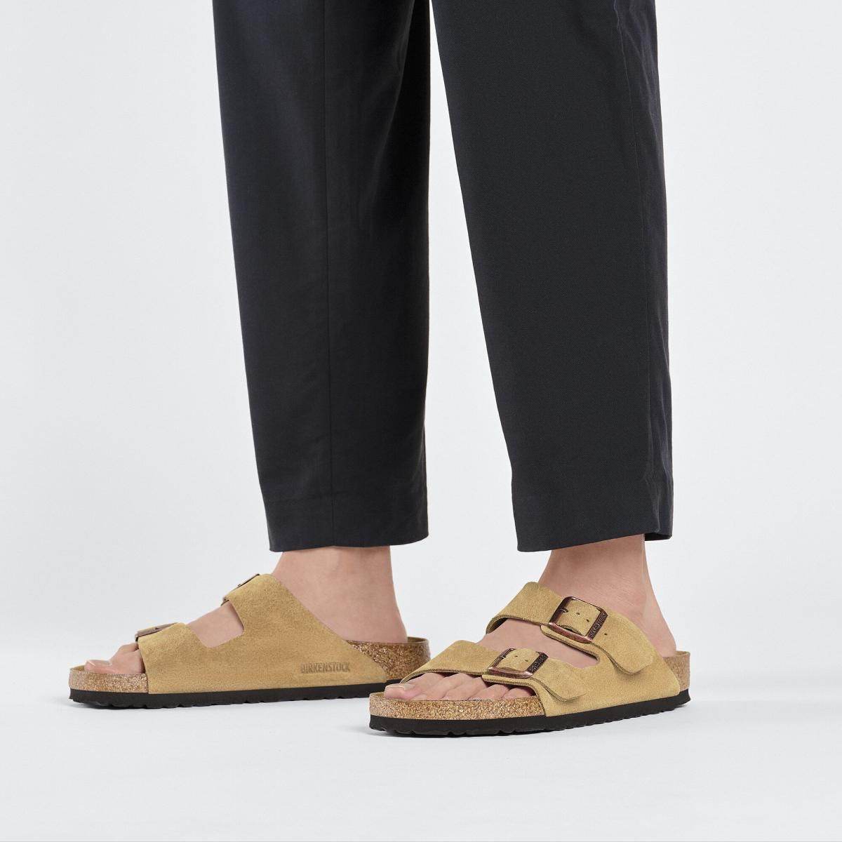 버켄스탁 내추럴 스웨이드 스트랩 샌들 Arizona 1026190/1026174 LATTE CREAM - 상세 이미지 4