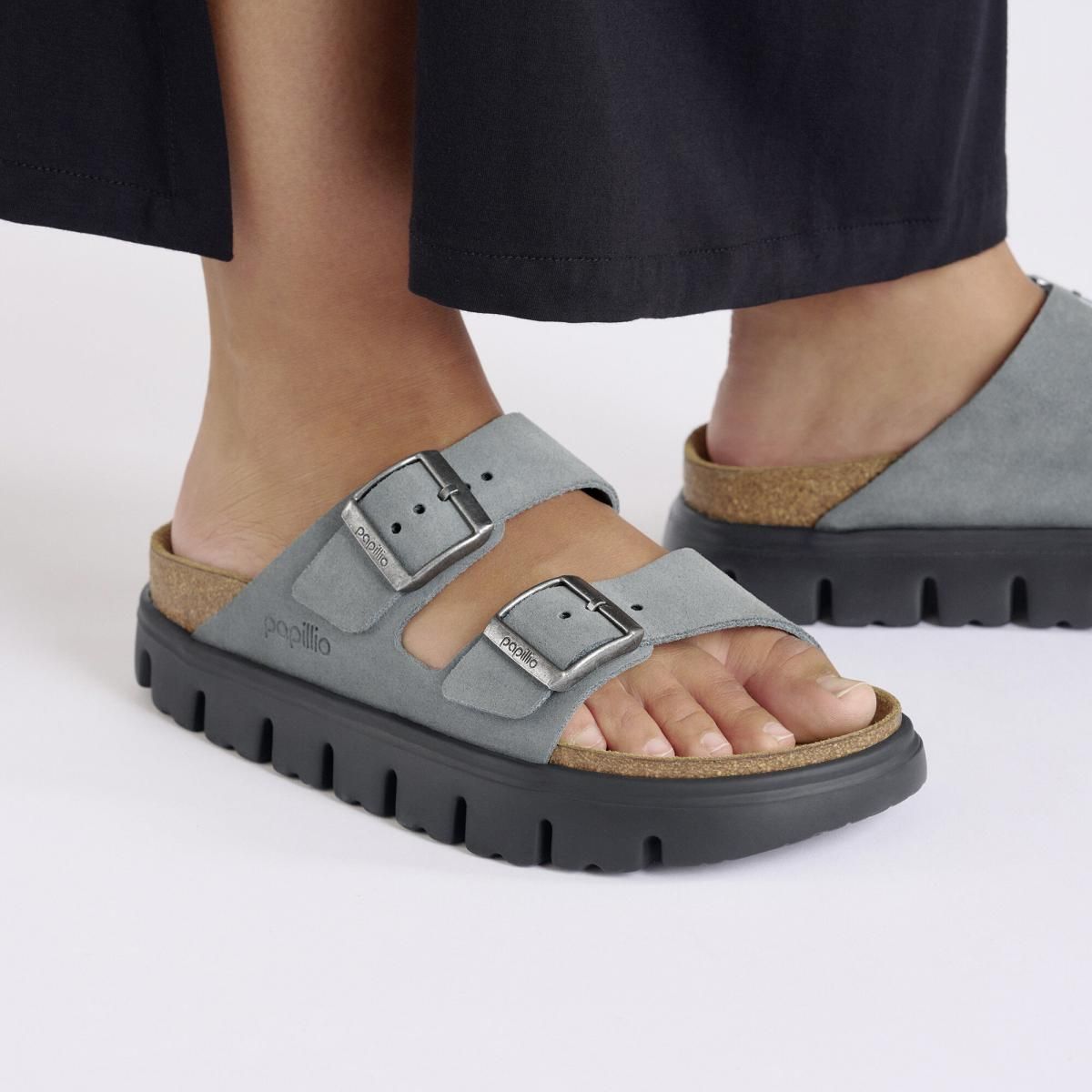 파필리오 스웨이드 플랫폼 벨크로 스트랩 샌들 1029150 BASALT GRAY/ BLACK - 상세 이미지 4