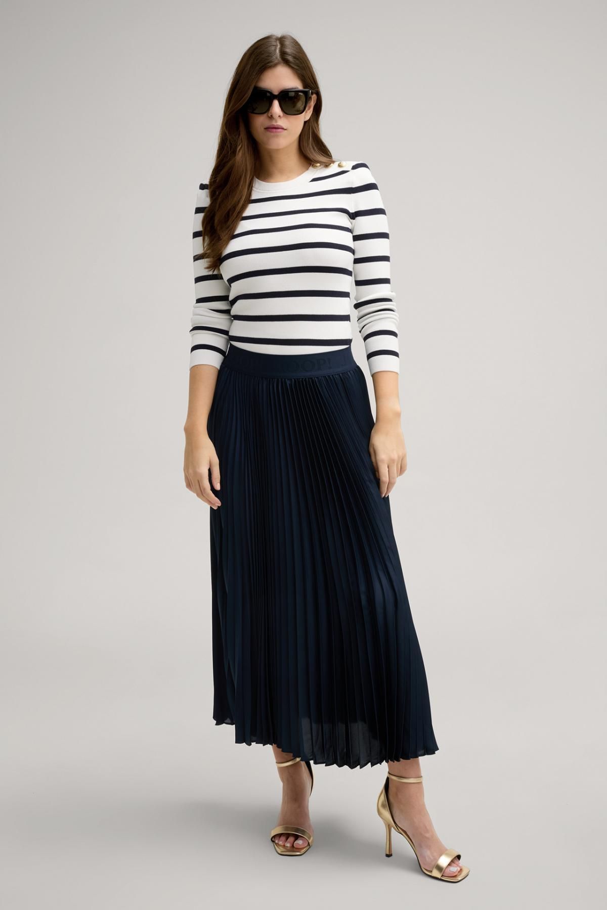 윱 플리츠 네이비 미디 스커트 Salma 30046656-10019211-405 NAVY - 상세 이미지 3