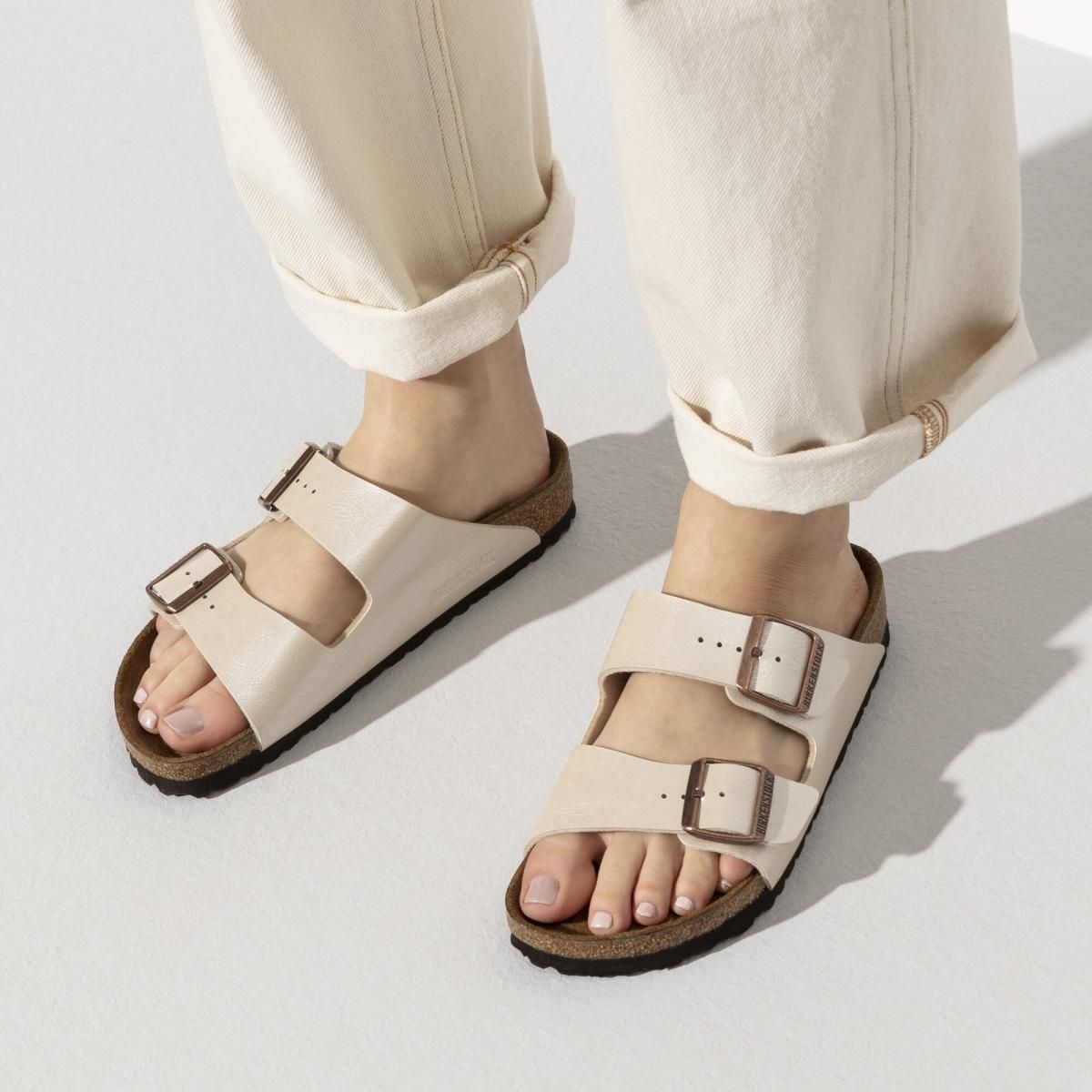 버켄스탁 글로시 스트랩 샌들 Arizona BirkoFlor 1009920/1009921 GRACEFUL PEARL WHITE - 상세 이미지 4