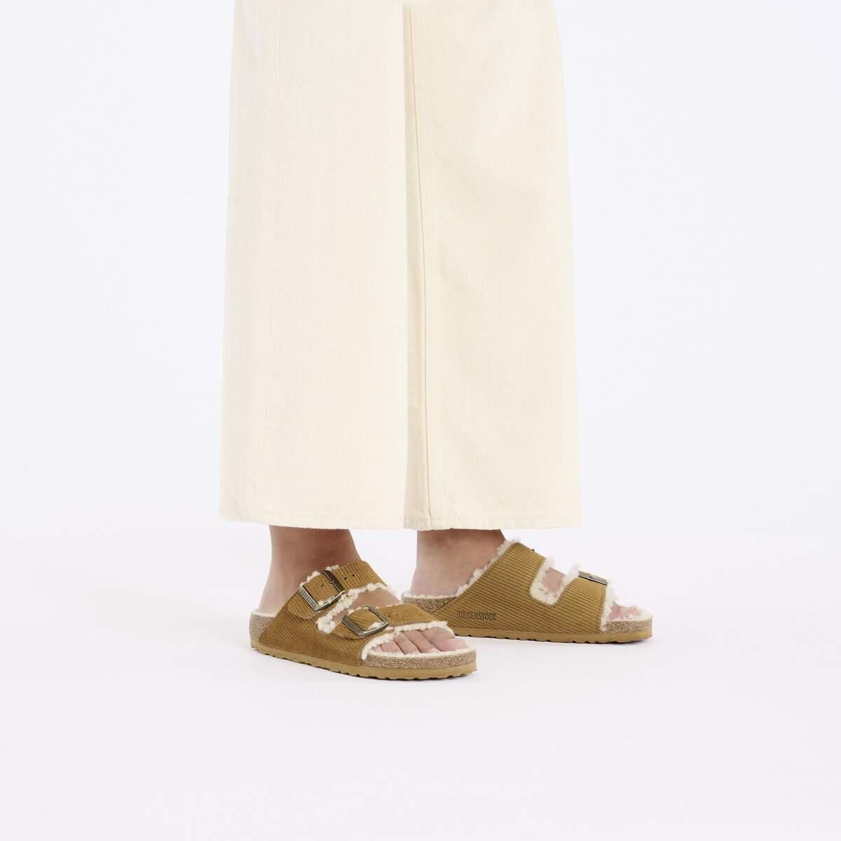 버켄스탁 아리조나 퍼 벨루어 코듀로이 코르크 브라운 1028258 CORDUROY CORK BROWN - 상세 이미지 4