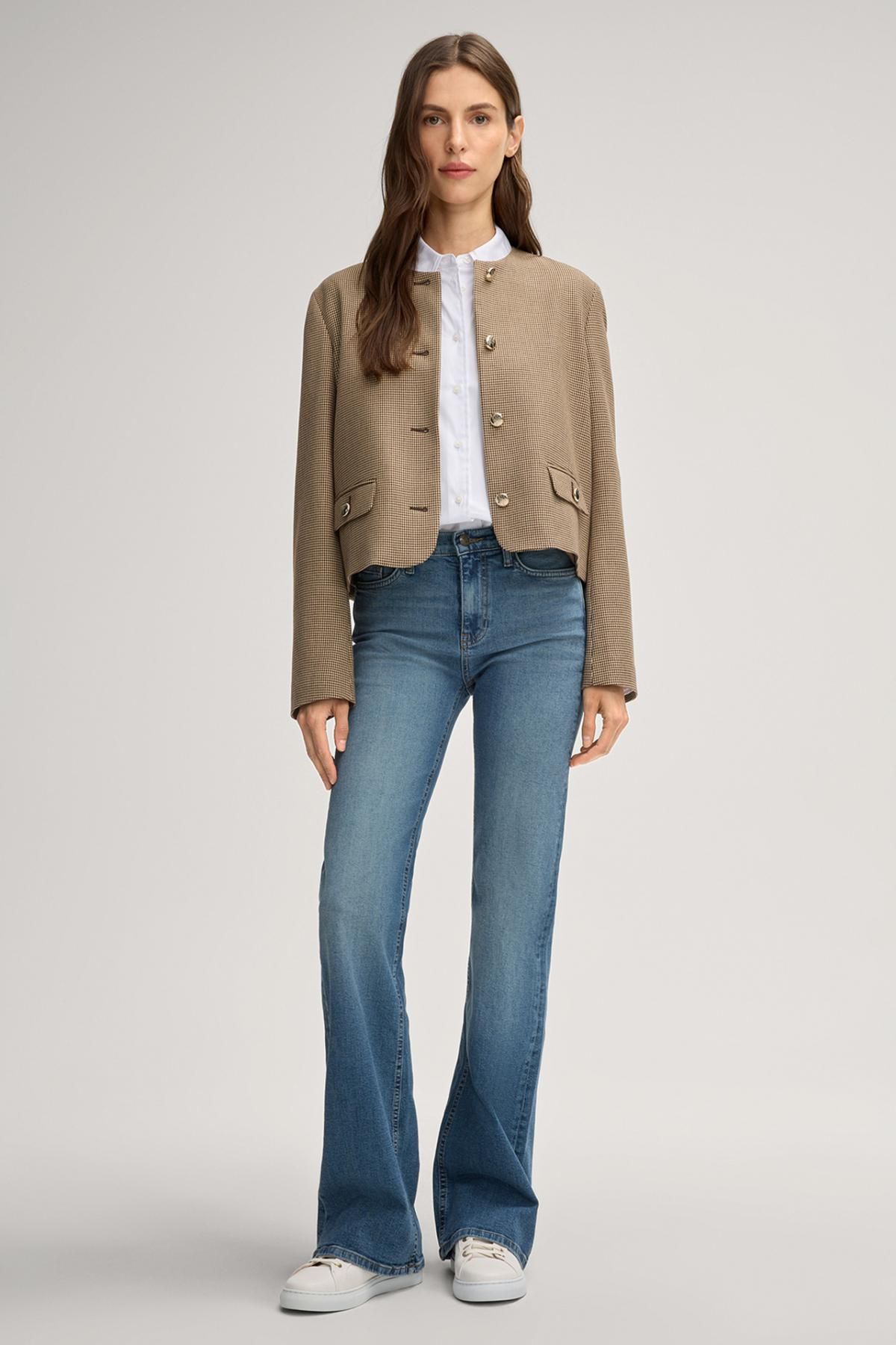 윱 베이직 레귤러핏 클래식 화이트 블라우스 30048893-10018868-100 ONE COLOR - 상세 이미지 3