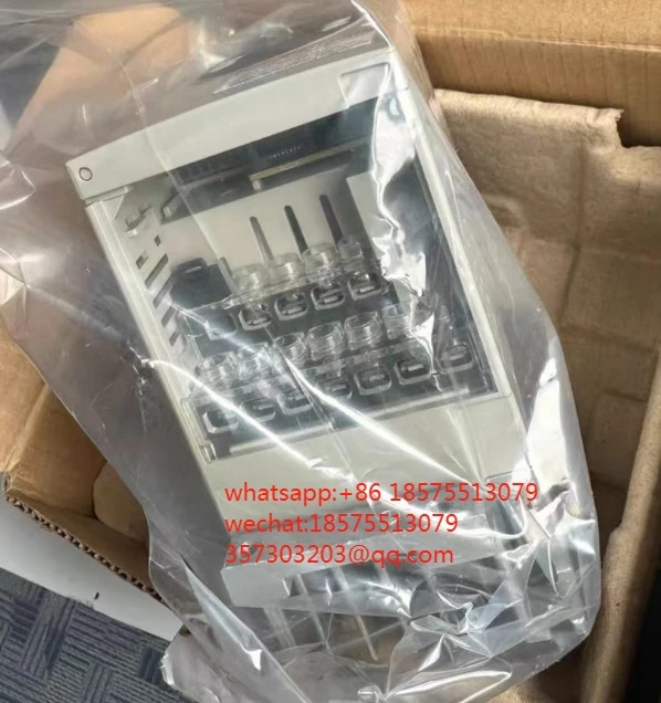 슈나이더 SD328AU25S2 서버