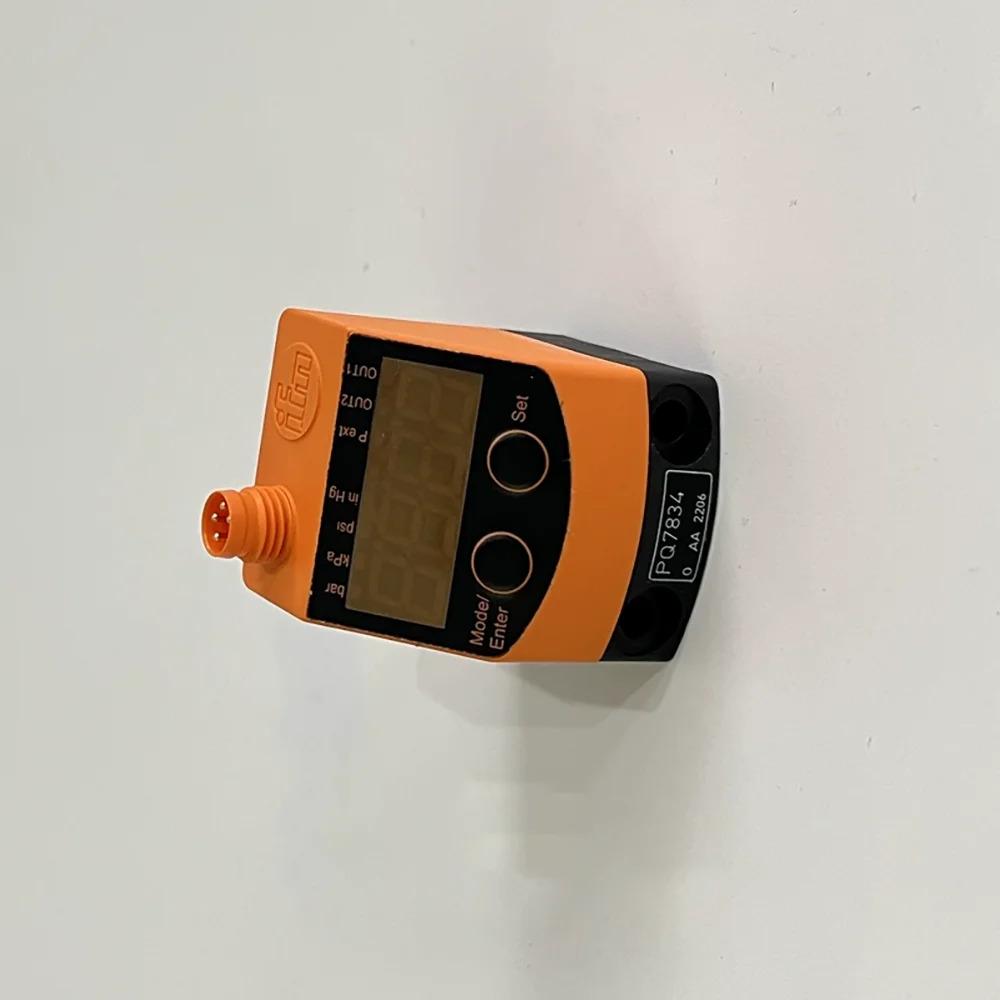 IFM 압력센서 PQ-010-RHR18-QFPKG/AS용