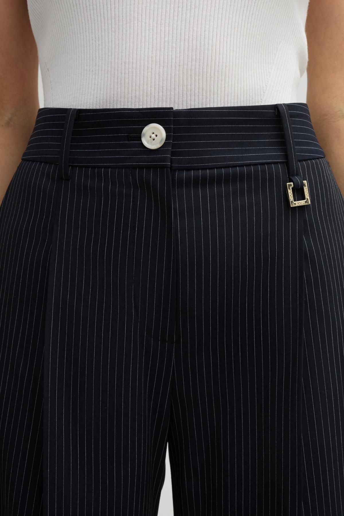 윱 클래식 스트라이프 와이드 슬랙스 팬츠 네이비 30045401-10019135-980 NAVY/WEISS - 상세 이미지 5
