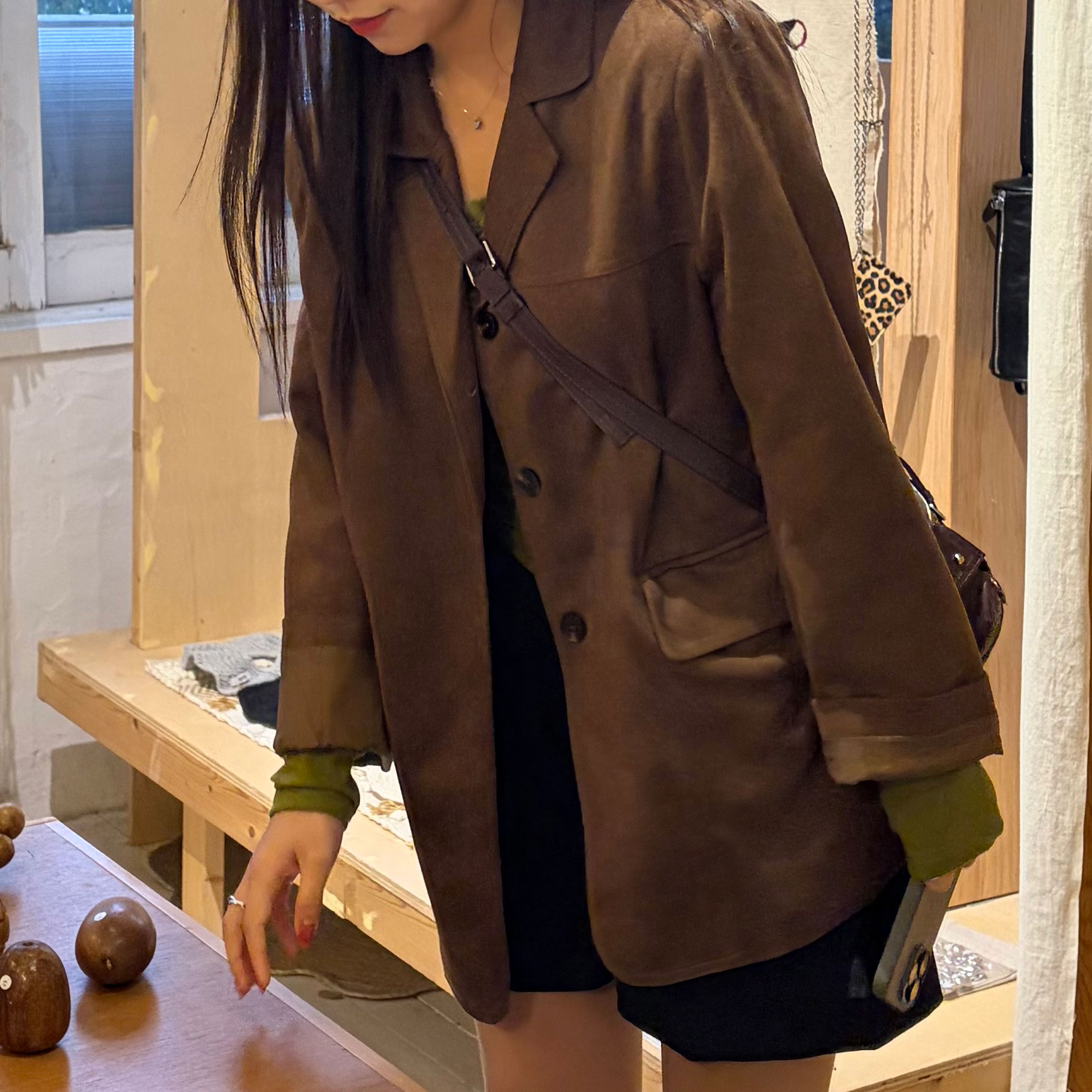 지뉴 스웨이드클래식 오버핏 자켓 | 가을 겨울 여성 데일리 스웨이드 카라넥 숏 아우터 테일러드 - 상품 이미지