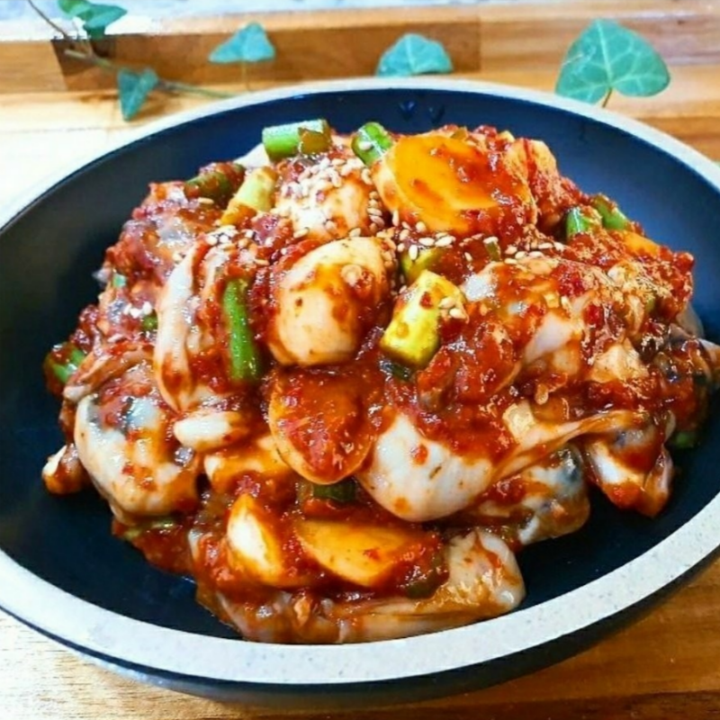 자연가득 생굴 83%함유 생굴무침 500g 굴깍두기 1kg - 상품 이미지