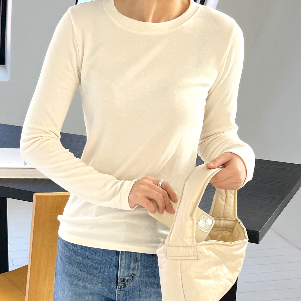 2+1 기모쫀쫀 겨울이너무지라운드 긴팔티셔츠 여성겨울긴팔티셔츠 - 상세 이미지 4