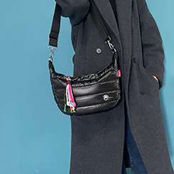 말랑백 패딩 크로스백 여행용 퀼팅 유럽여행가방 핸드폰 가벼운 반달 슬링백 해외 미니 겨울