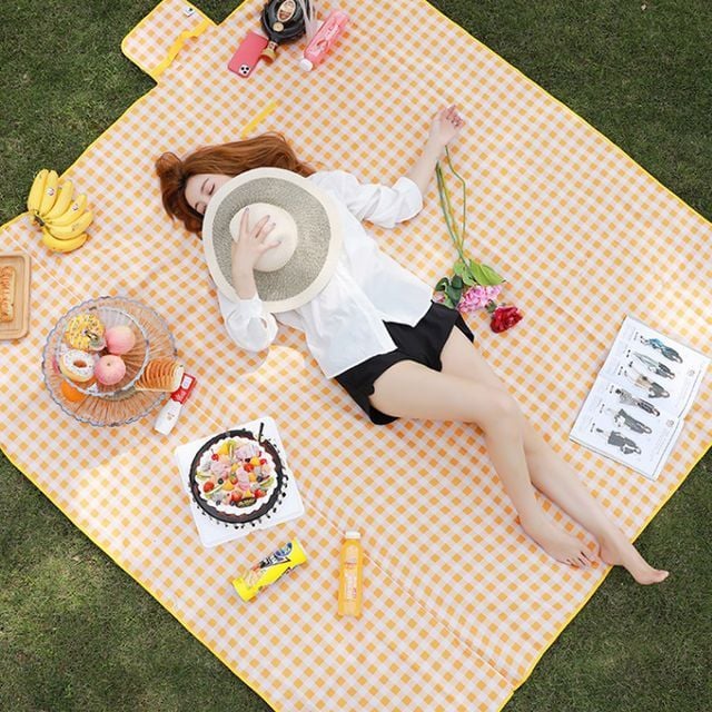 소풍 돗자리 감성 피크닉 접이식 가방 매트 옥상 야외 한강 노랑체크 - 상세 이미지 2