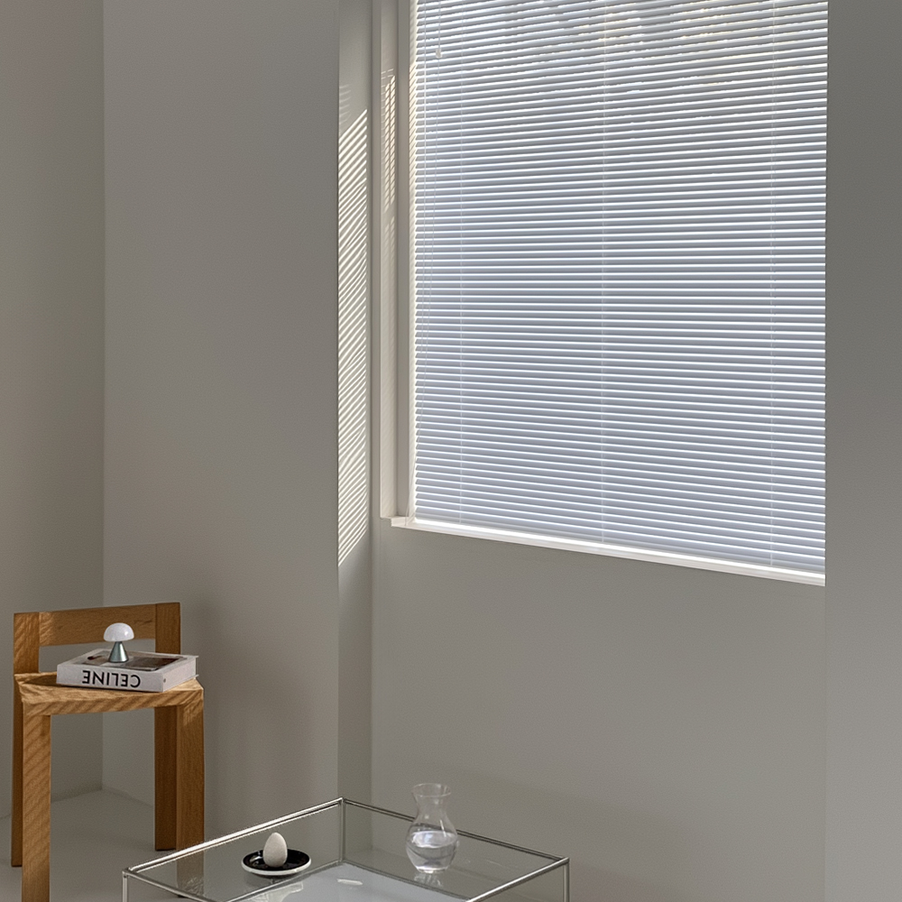 아라크네 알루미늄 블라인드 셔터시스템 투코드 25mm L자 거실 베란다 창문 30x30