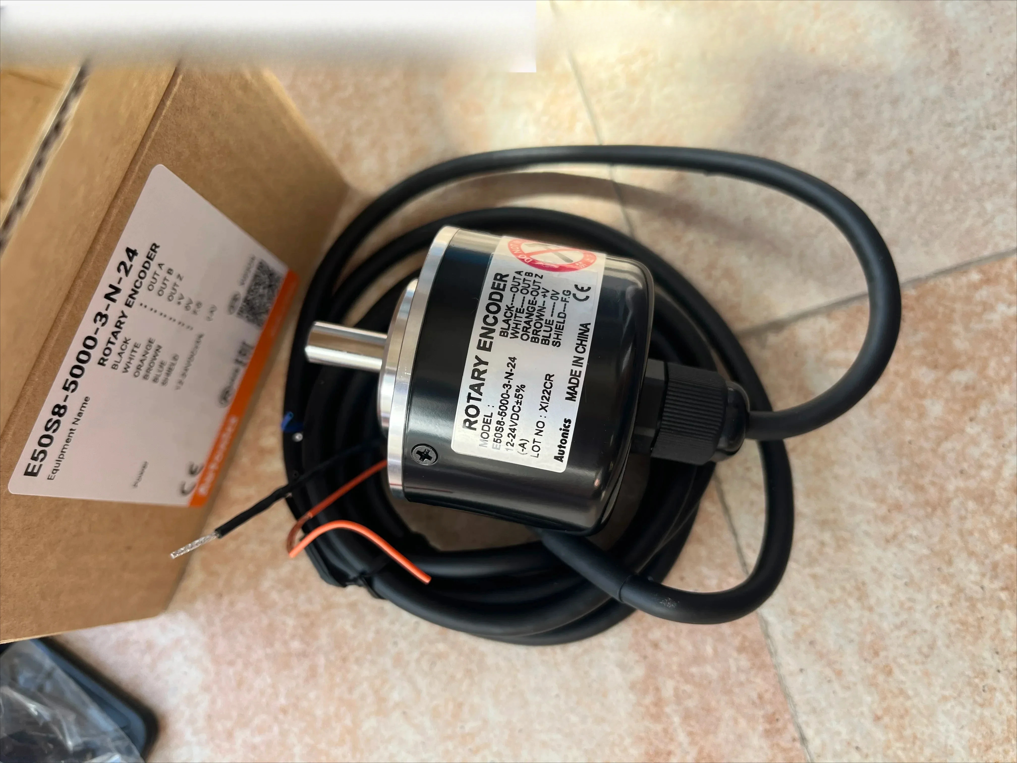 오리지널 오토닉스 로터리 엔코더 E50S8-5000-3-N-24 12-24VDC
