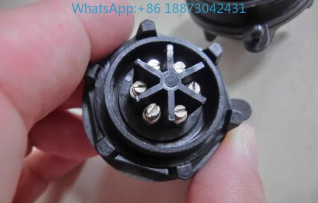 BULGIN PX0738/S 패널 장착 소켓 6P 암 홀더에는 쉘 PX0799 에어 도킹 가능.