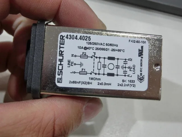 SCHURTER 4304.4025 IEC 전원 필터 250V/10A는 4304.4005를 대체할 수 있습니다.