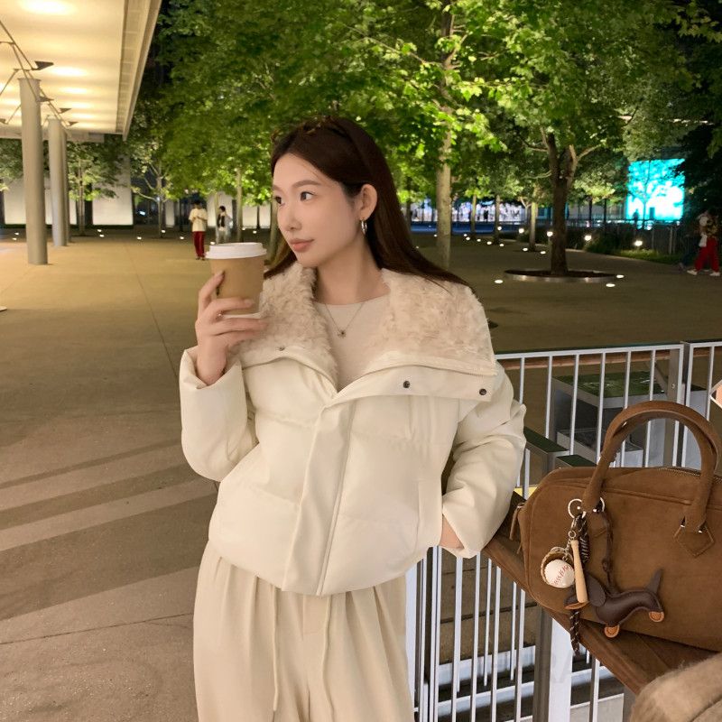 세련된 퍼카라 인조가죽 여성 패딩 점퍼 따뜻한 겨울 아우터 오버핏 루즈핏 데일리 외투 캐주얼 코디 - 상세 이미지 2