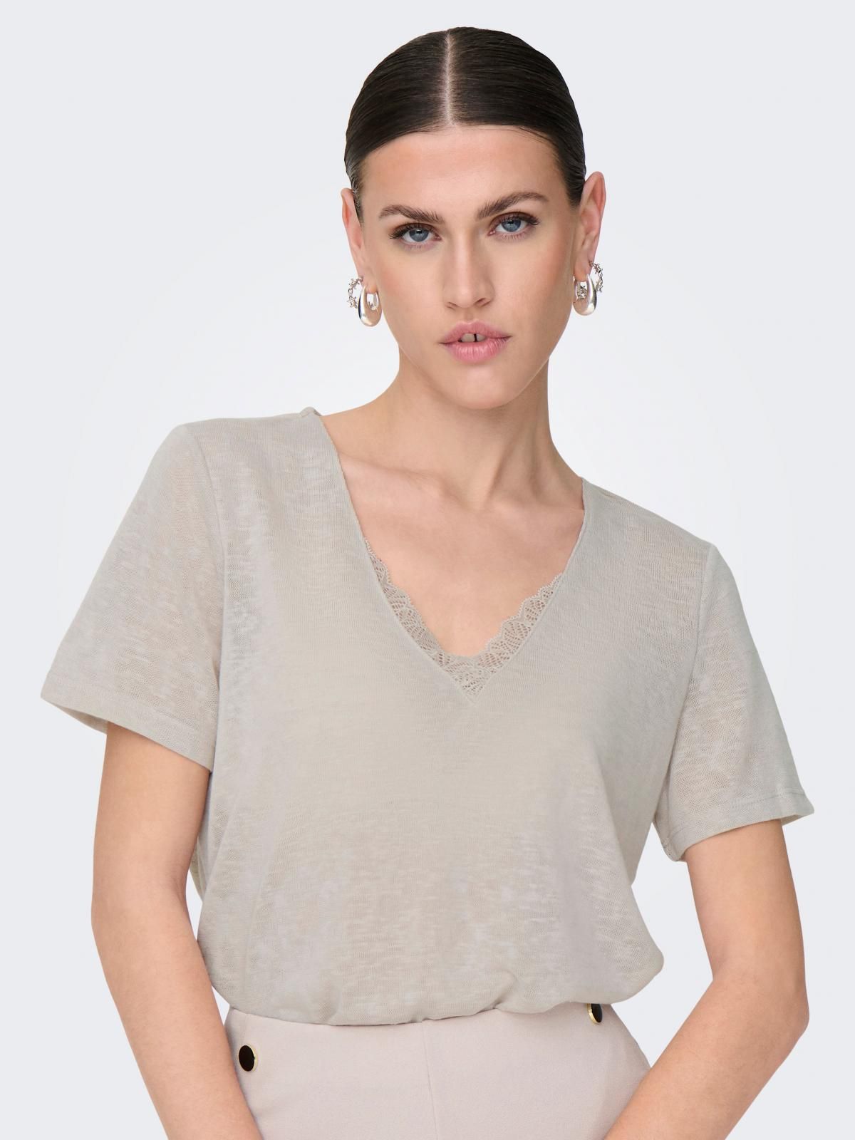 온리 레이스 브이넥 베이직 반팔 티셔츠 15343092_115_1166963 BEIGE / PUMICE STONE - 상품 이미지