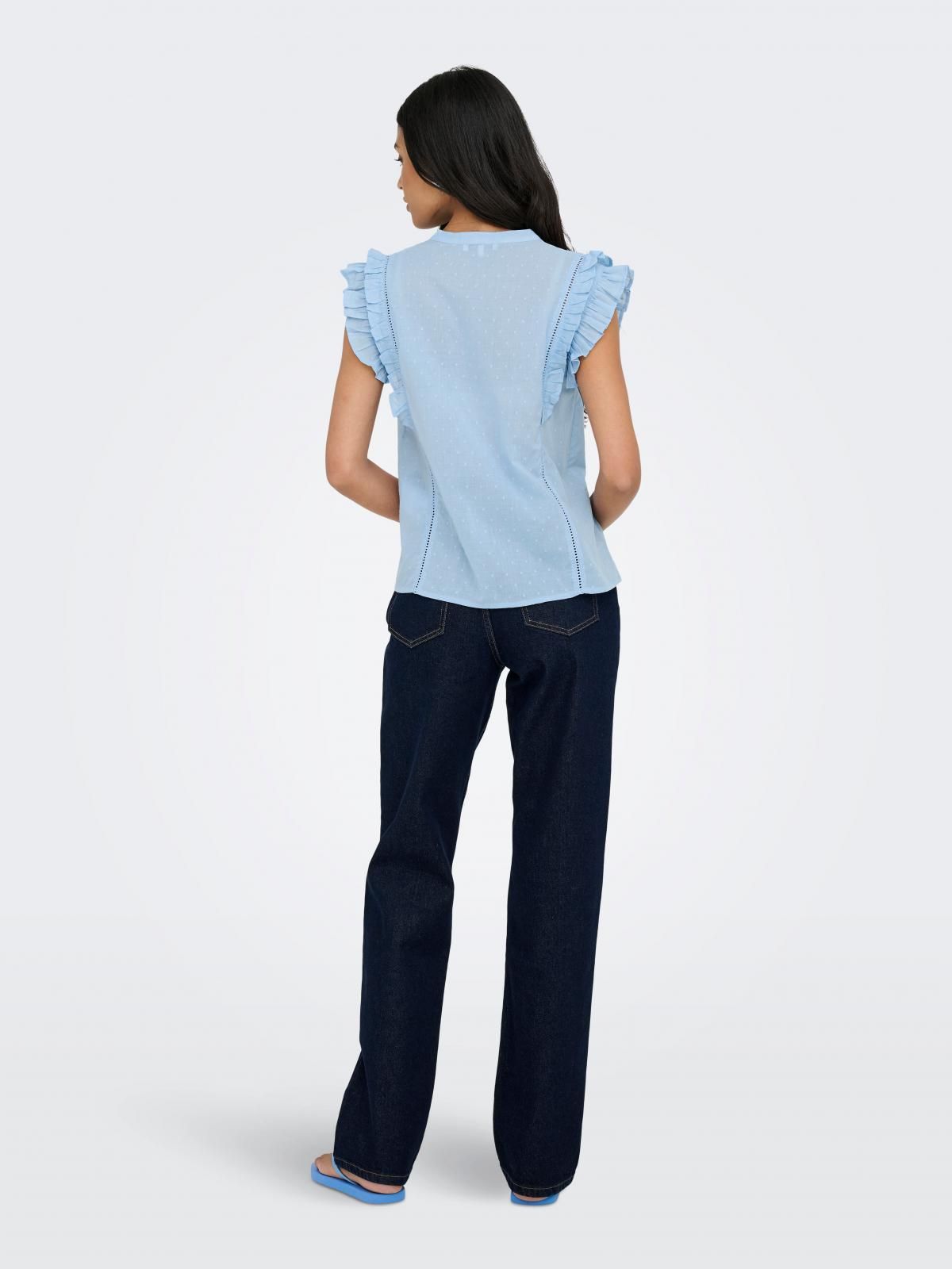 온리 러플 브이넥 민소매 블라우스 15365888_3013 BLUE / SOFT CHAMBRAY - 상세 이미지 2