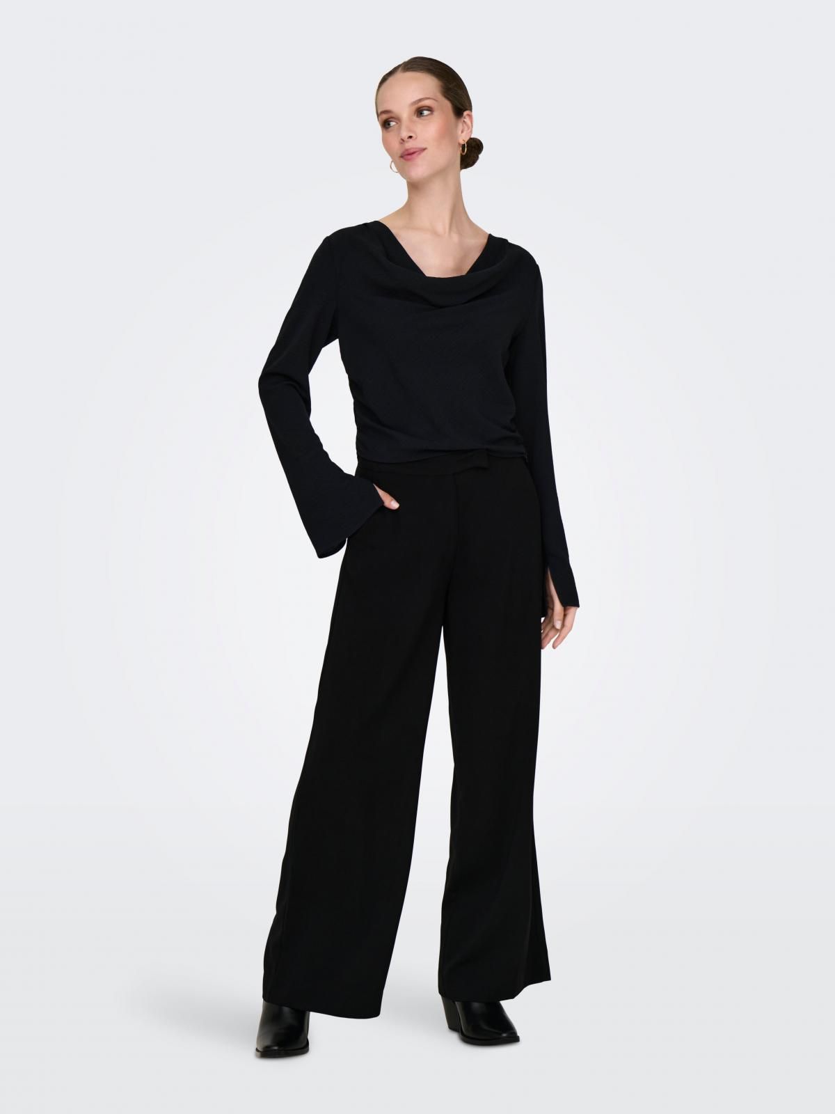 온리 드레이프넥 블라우스 레귤러핏 15340291_2161 BLACK / BLACK - 상세 이미지 5