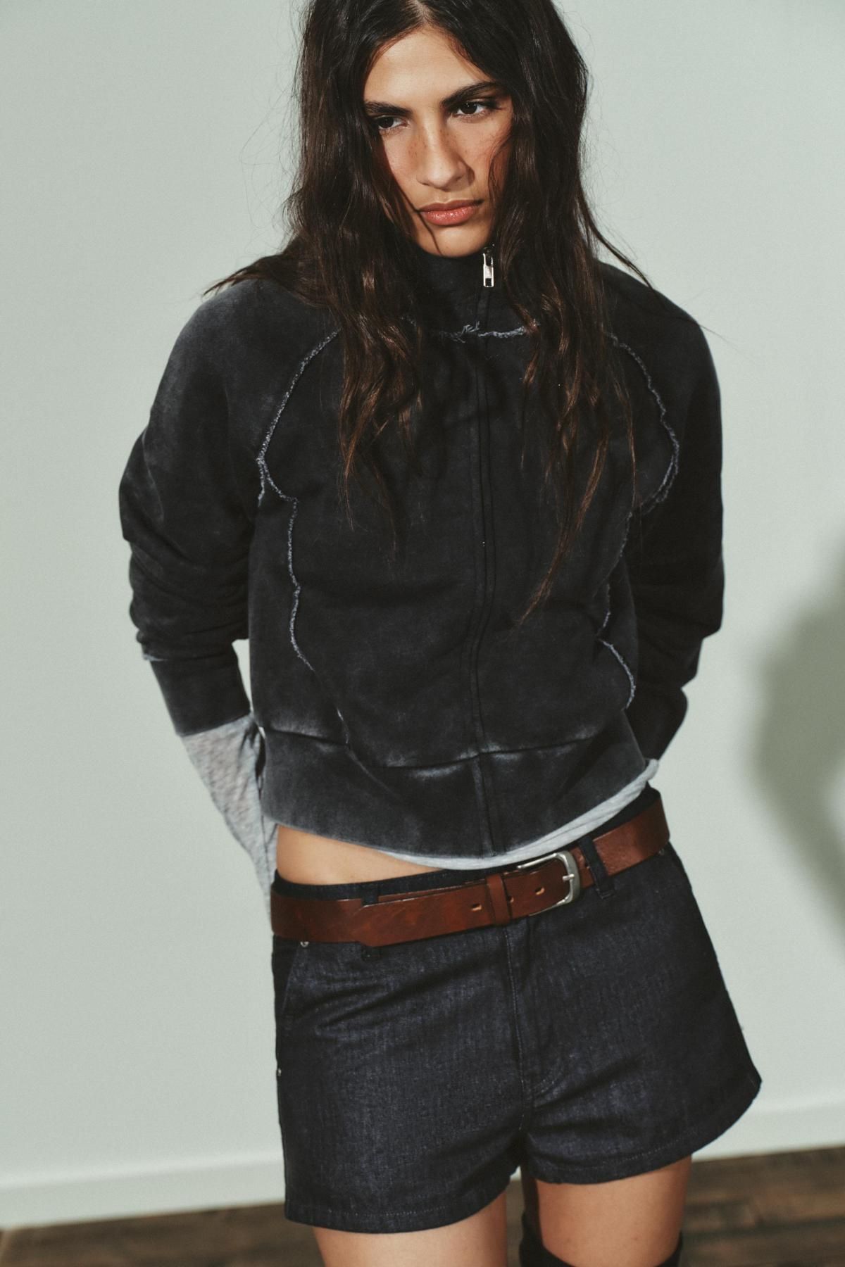 자라 테크니컬 하이넥 크롭 스웨트셔츠 6050/042 ANTHRACITE GREY - 상세 이미지 3