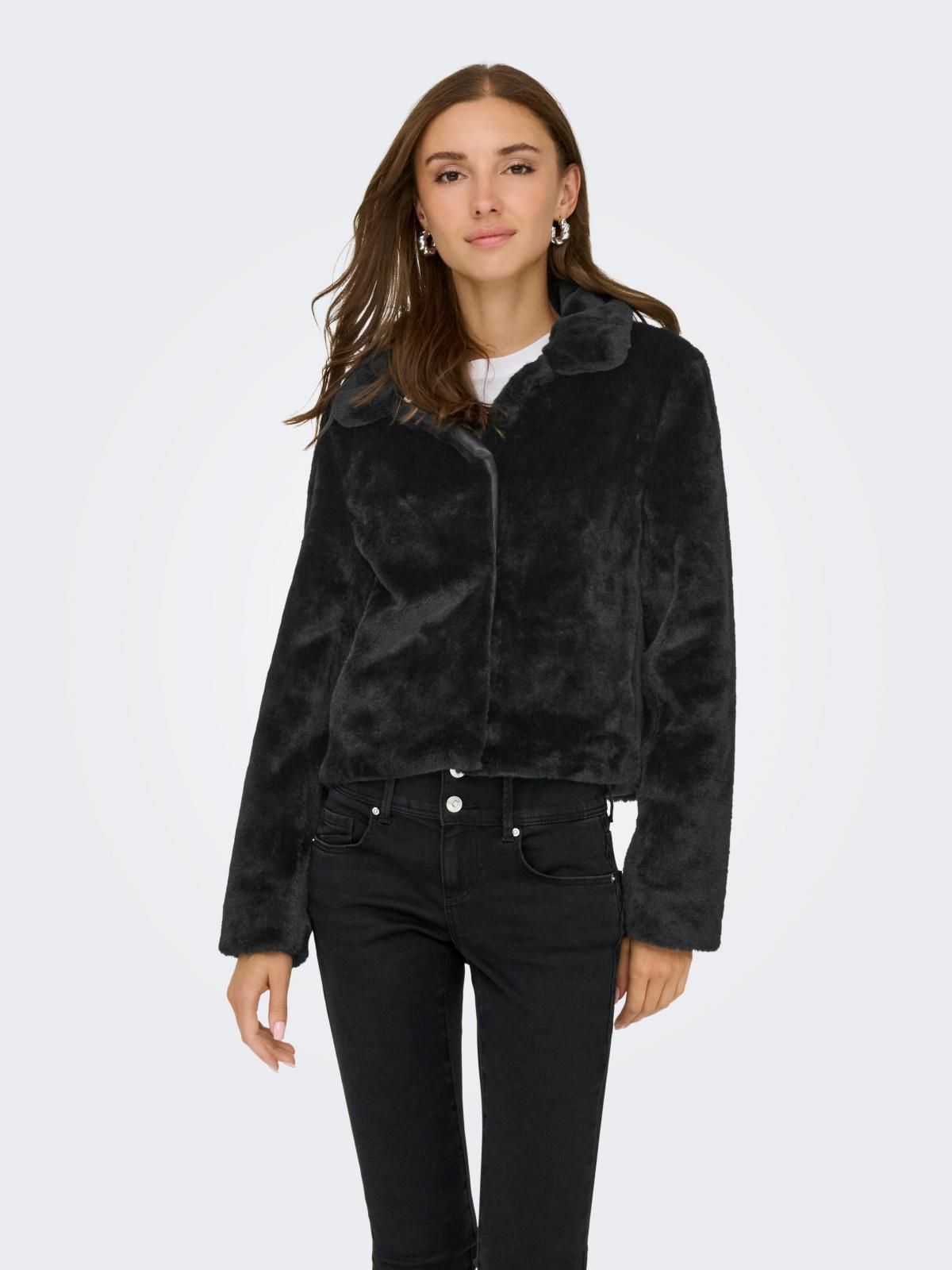 제이디와이 페이크퍼 스냅버튼 숏코트 블랙 15353994_2161 BLACK / BLACK - 상품 이미지