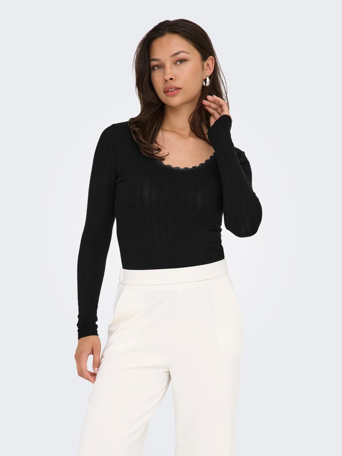 온리 레이스 스캘럽 U넥 소프트 블라우스 15352881_2161_1233530 BLACK / BLACK - 상세 이미지 2